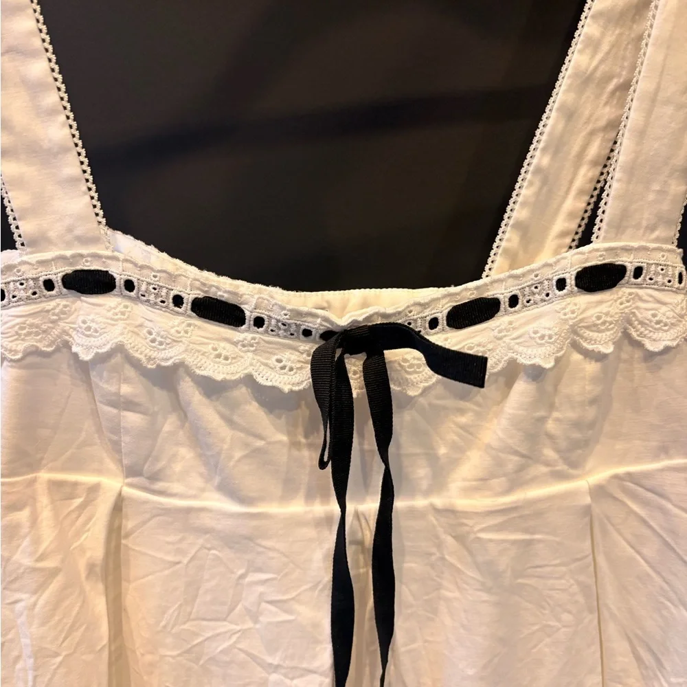 Reformation White Baby Doll Dress with Black Accent Size 0 - Picture 4 of 5